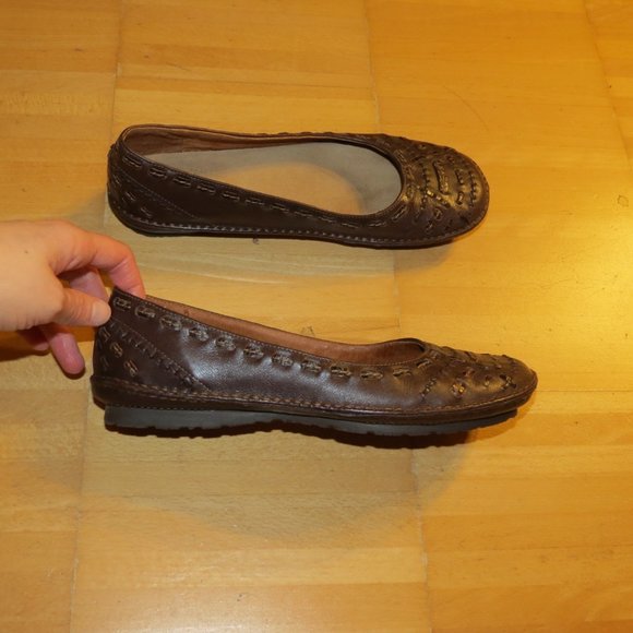 CLARKS brown leather flats 6.5 new without box - Picture 4 of 6